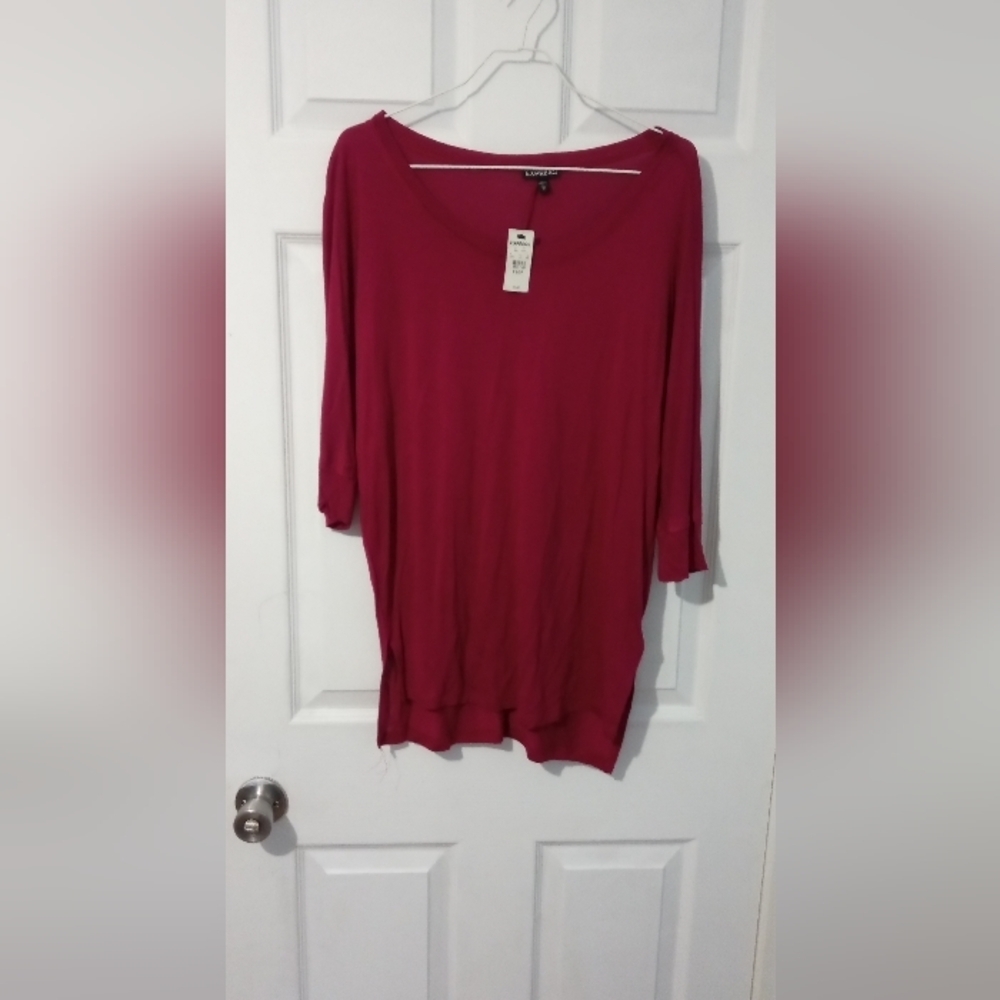 NWT Express hot pink 3/4 sleeve pullover. Size xs